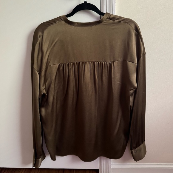 Vine green silk blouse small - Picture 2 of 3